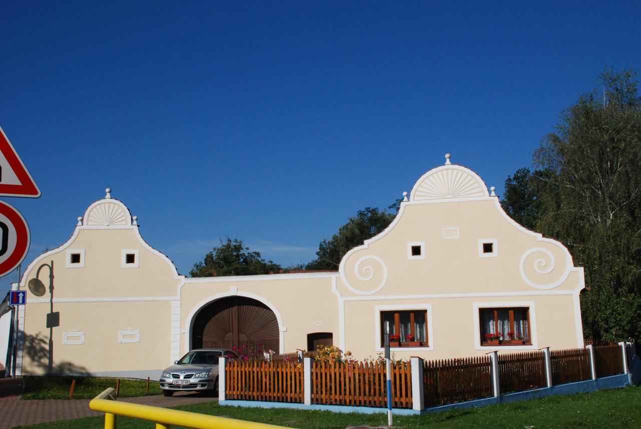 Penzion Hortenzie Usilne Exterior photo
